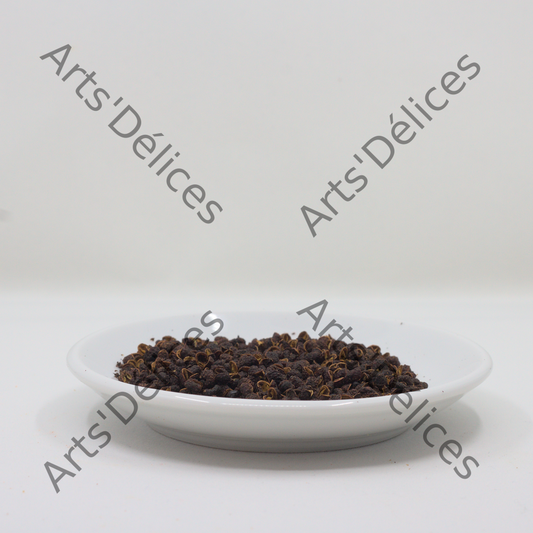 baies de Timut ou Timur dans une sucoupe