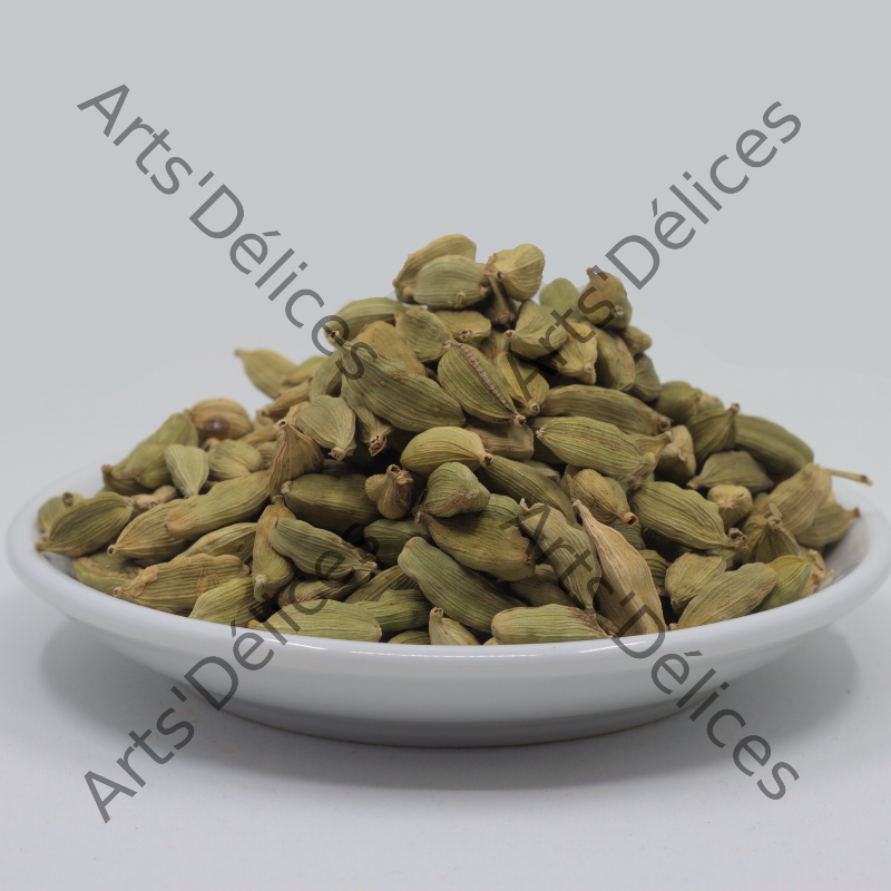 cardamome verte en gousses ou capsules entières