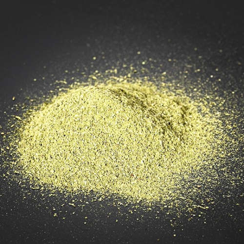 kaloupilé feuilles de curry séchées et moulues